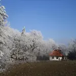 بيت ضيافة Fecskefeszek Vendeghaz