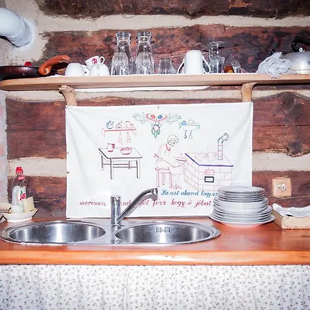 ゲストハウス Fecskefeszek Vendeghaz Őriszentpéter