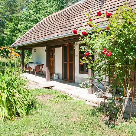Fecskefészek 3*